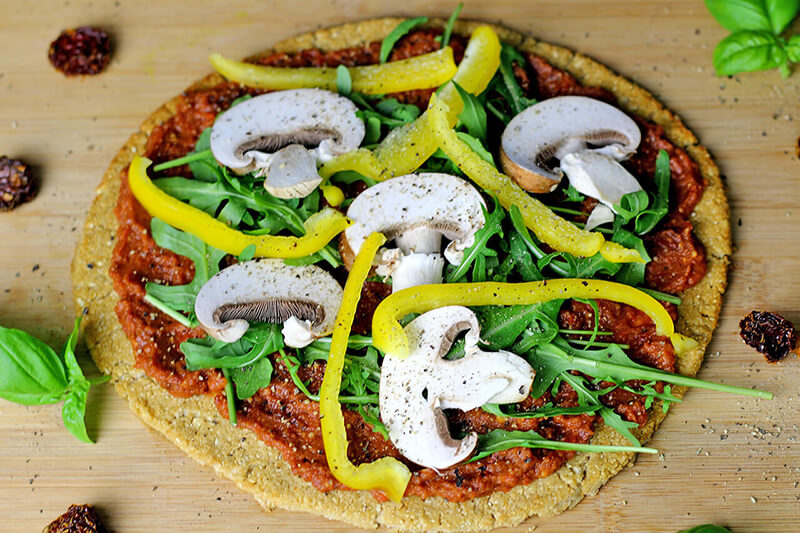 Vegane Blumenkohl Pizza - lecker, glutenfrei & gesund