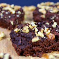 Saftige schwarze Bohnen Brownies - vegan & zuckerfrei