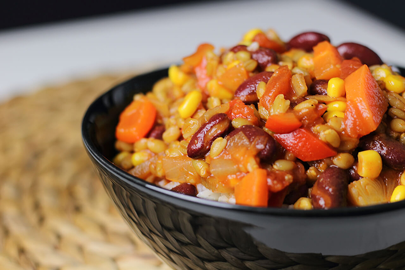 Veganes Chili sin Carne mit Grünkern - lecker & einfach