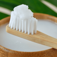 Zahnpasta selber machen - natürlich, vegan & ohne Fluorid!