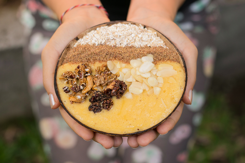 Köstliche Mango Smoothie Bowl - vegan, gesund und einfach!