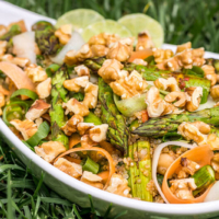 Einfacher veganer Spargelsalat mit Walnüssen - lecker & vollwertig