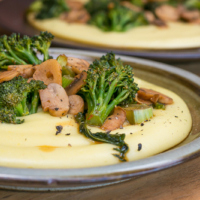 Cremiger veganer Kartoffelbrei mit Brokkoli & Pilzen