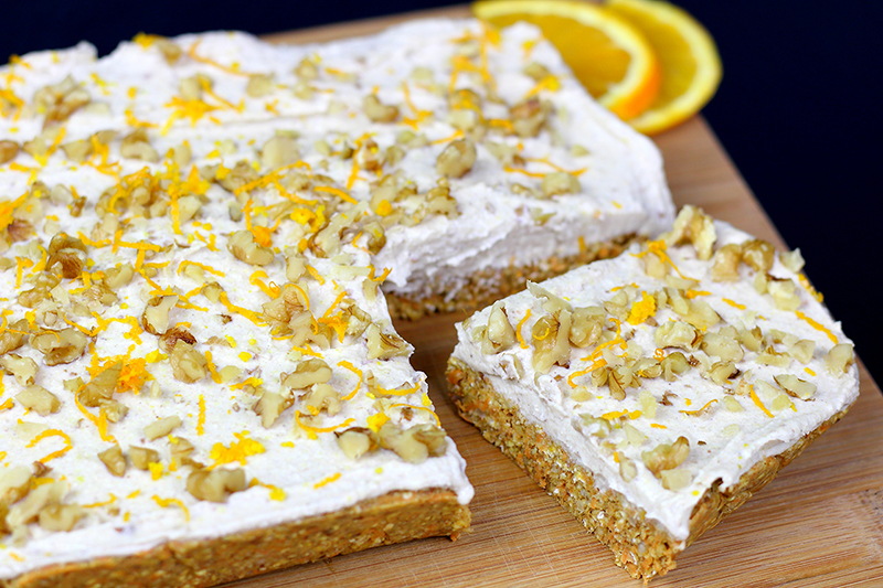 Saftiger veganer Karottenkuchen ohne Backen - gesund & zuckerfrei