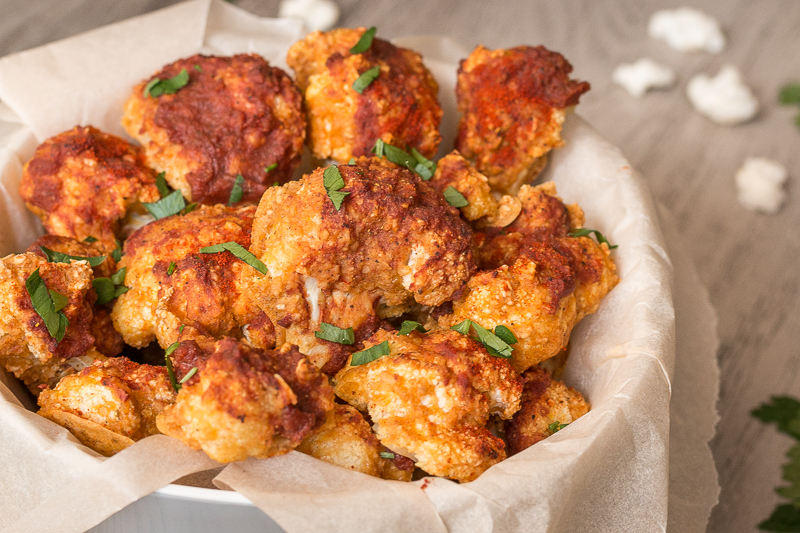 Würzige vegane Buffalo Wings aus Blumenkohl - lecker & gesund!