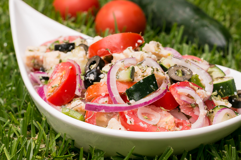 Griechischer Salat – vegan mit pflanzlichem Feta (ohne Tofu)