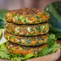 Vegane Zucchini Puffer – einfach, lecker & gesund!