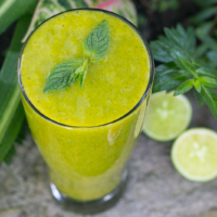 Veganer Mango Aloe Vera Smoothie mit Minze - erfrischend & lecker