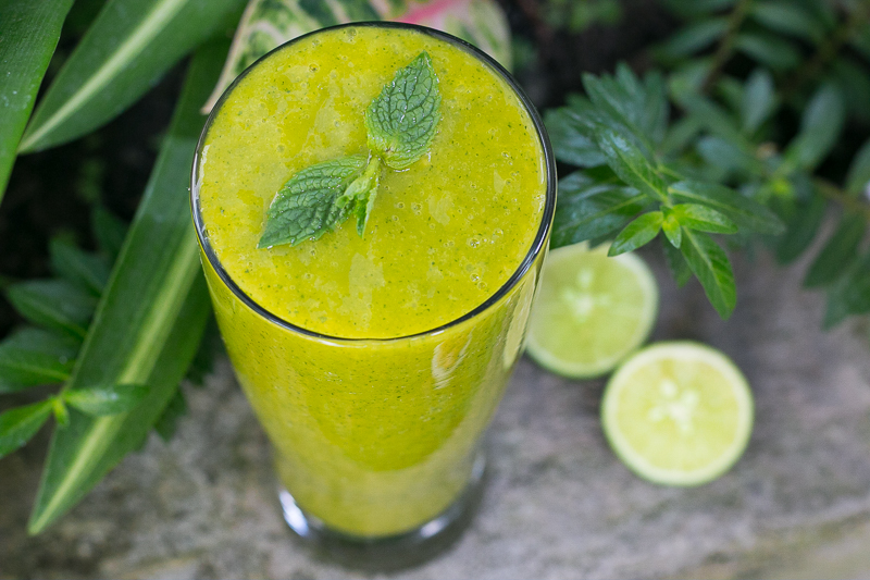 Veganer Mango Aloe Vera Smoothie mit Minze - erfrischend & lecker