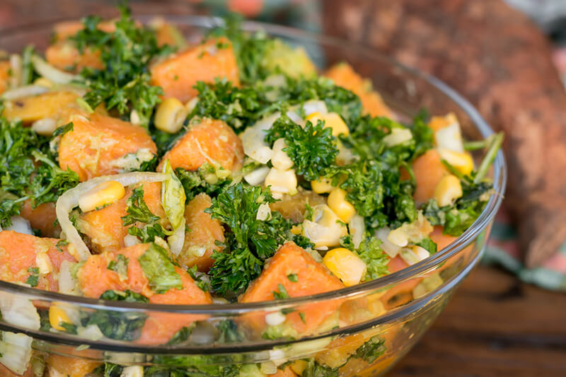 Süßkartoffelsalat mit Petersilie – vegan, bunt und gesund!