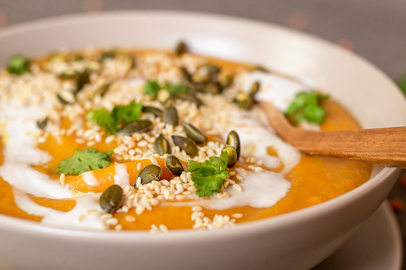 Köstlich cremige Süßkartoffelsuppe mit Roten Linsen - vegan & gesund