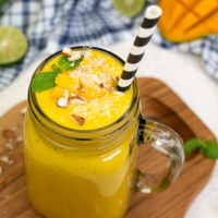Cremiger Mango Lassi – vegan, gesund & lecker!