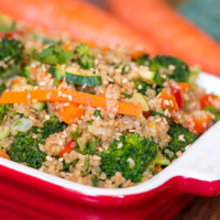 Schnelle asiatische Brokkoli Pfanne mit Quinoa – vegan, gesund & lecker