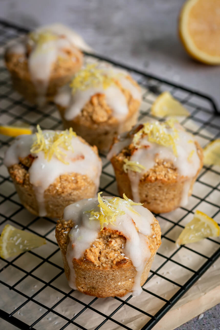 Saftige vegane Zitronenmuffins – ohne weißen Haushaltszucker Saftige vegane Zitronenmuffins – ohne weißen Haushaltszucker